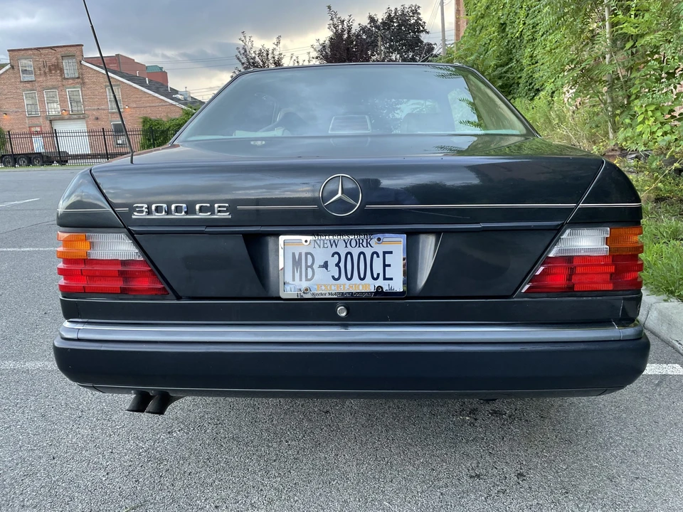 1991 Mercedes-Benz W124 E-Class - Image 13 of 31