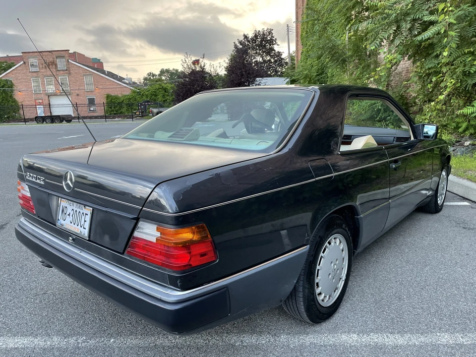 1991 Mercedes-Benz W124 E-Class - Image 12 of 31