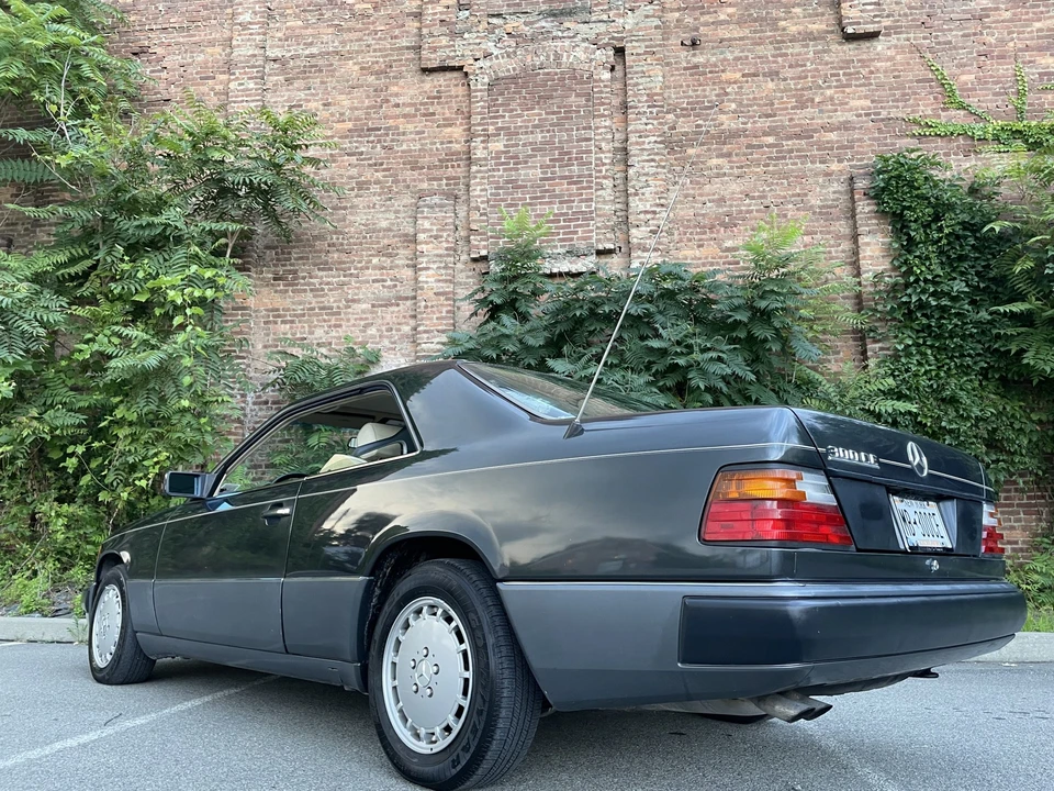1991 Mercedes-Benz W124 E-Class - Image 16 of 31
