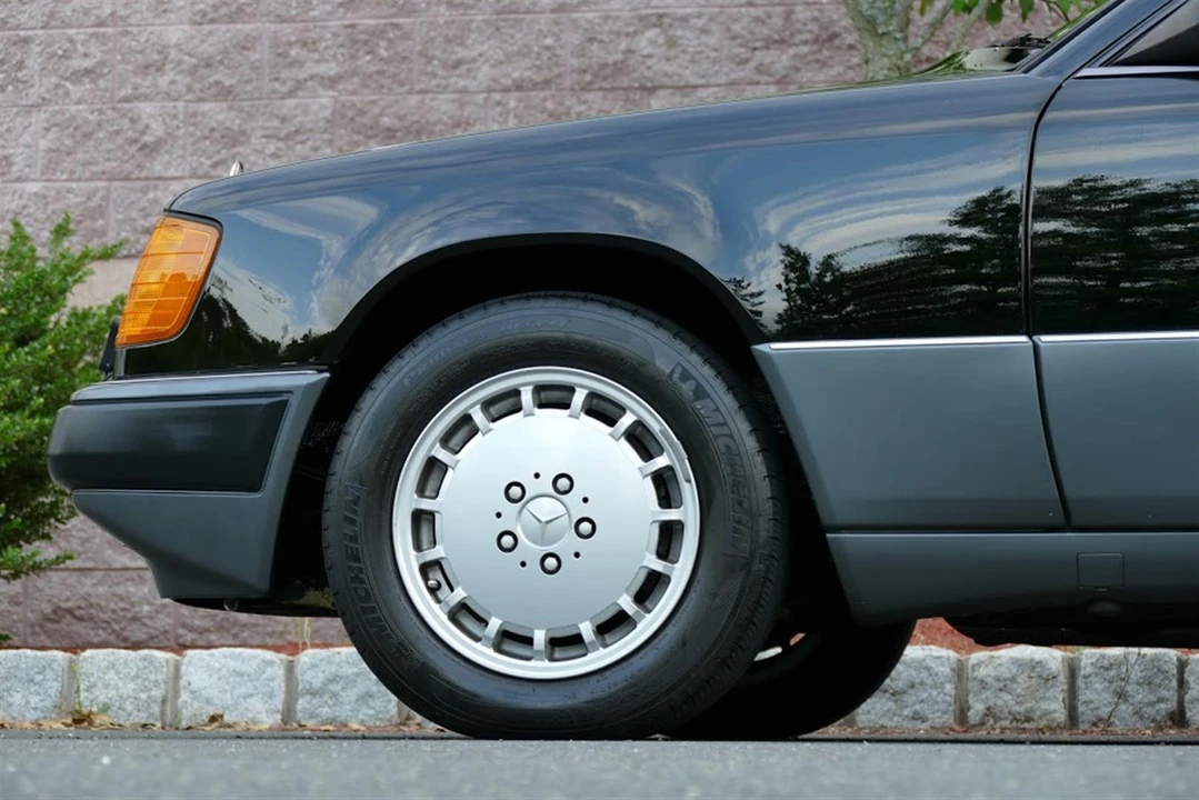 1991 Mercedes-Benz W124 E-Class - Image 26 of 31