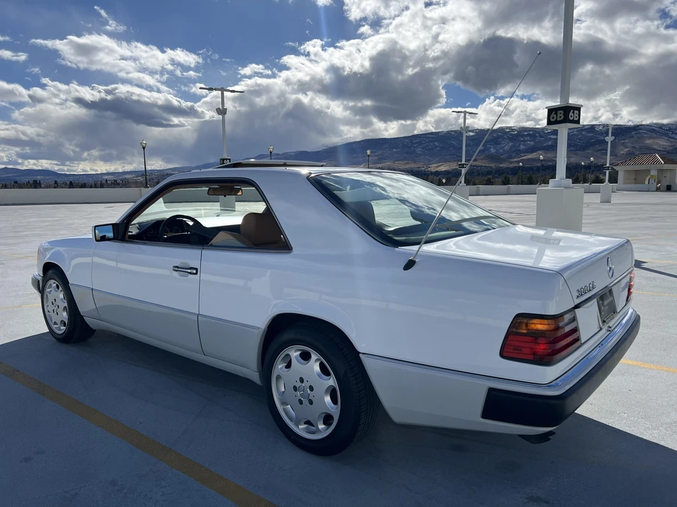 1991 Mercedes-Benz W124 E-Class - Image 22 of 31