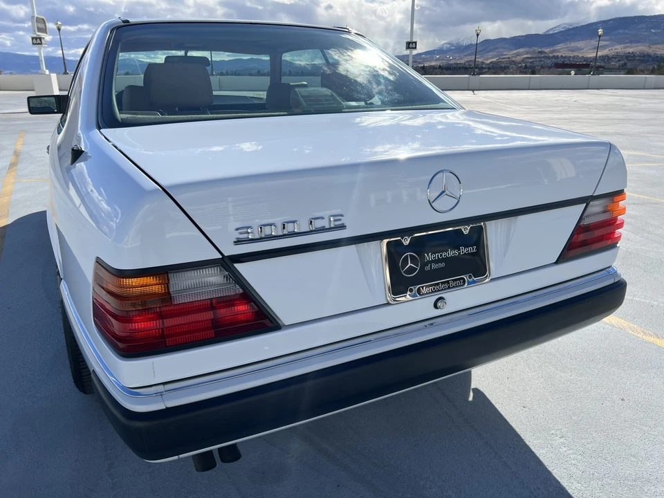 1991 Mercedes-Benz W124 E-Class - Image 19 of 31