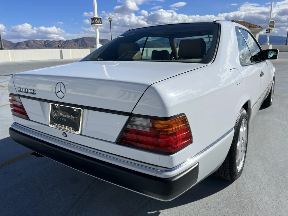 1991 Mercedes-Benz W124 E-Class - Image 16 of 31
