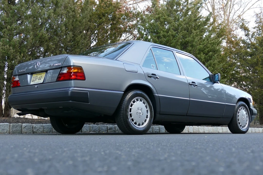 1991 Mercedes-Benz W124 E-Class - Image 11 of 31
