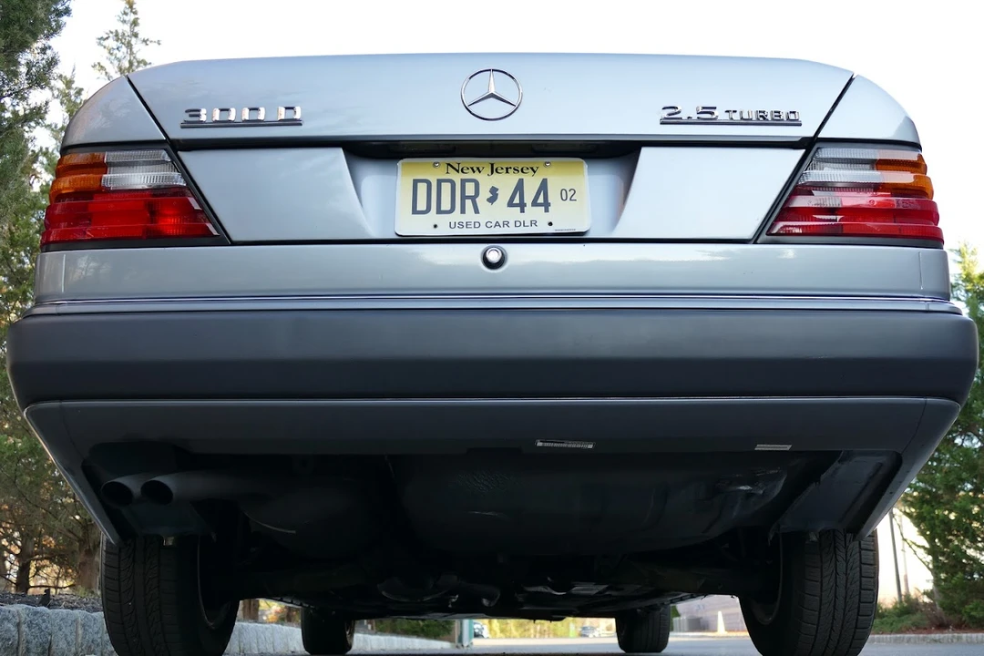 1991 Mercedes-Benz W124 E-Class - Image 9 of 31