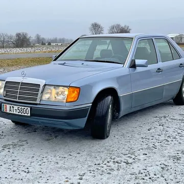 1991 Mercedes-Benz 300E 2.6
