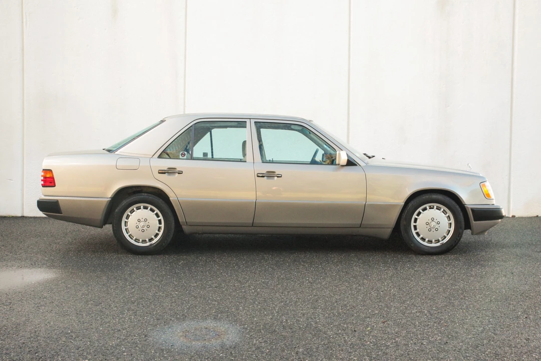 1991 Mercedes-Benz W124 E-Class - Image 12 of 31
