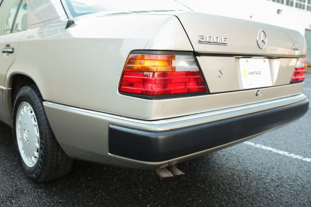 1991 Mercedes-Benz W124 E-Class - Image 26 of 31