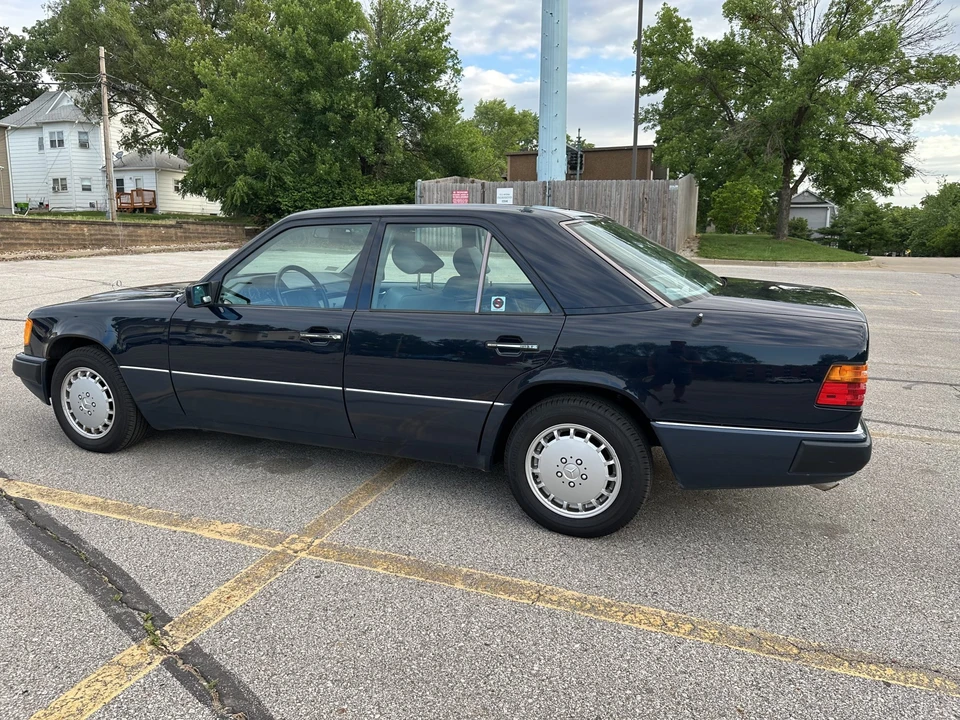 1991 Mercedes-Benz W124 E-Class - Image 18 of 31