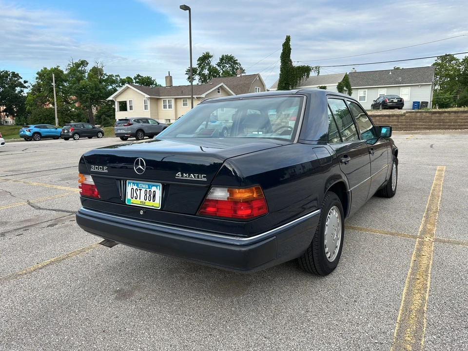 1991 Mercedes-Benz W124 E-Class - Image 13 of 31