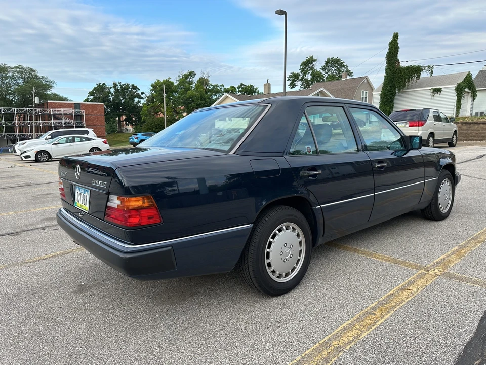 1991 Mercedes-Benz W124 E-Class - Image 12 of 31
