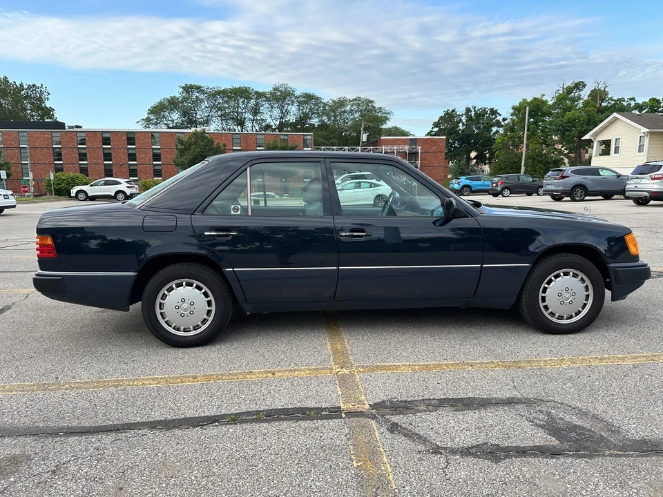 1991 Mercedes-Benz W124 E-Class - Image 10 of 31