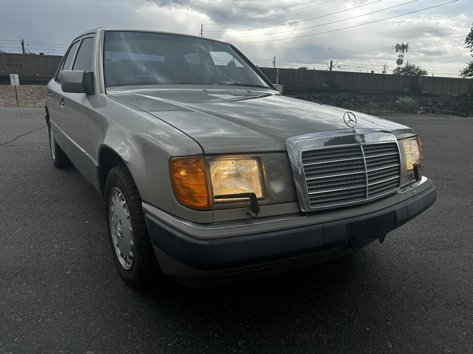 1991 Mercedes-Benz W124 E-Class - Image 9 of 31