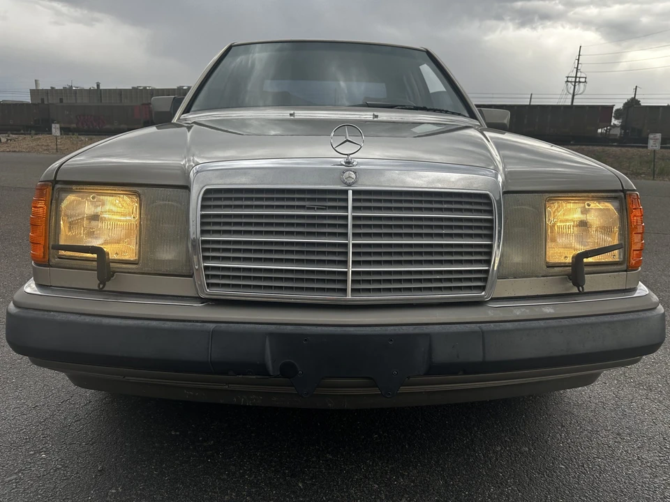1991 Mercedes-Benz W124 E-Class - Image 13 of 31