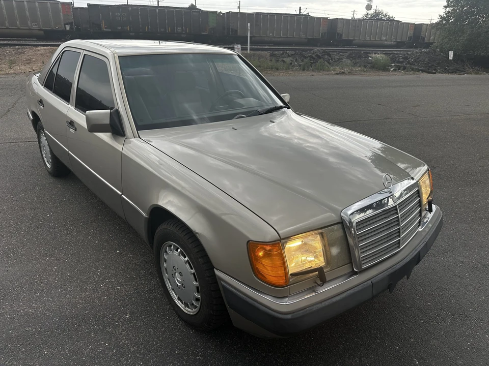 1991 Mercedes-Benz W124 E-Class - Image 2 of 31