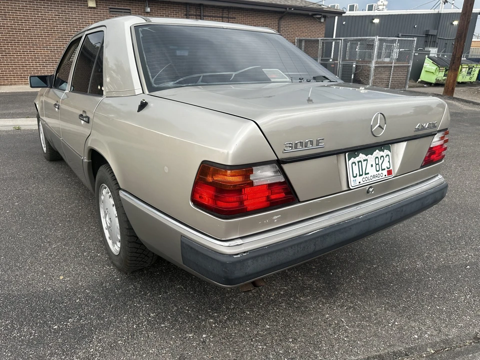 1991 Mercedes-Benz W124 E-Class - Image 25 of 31
