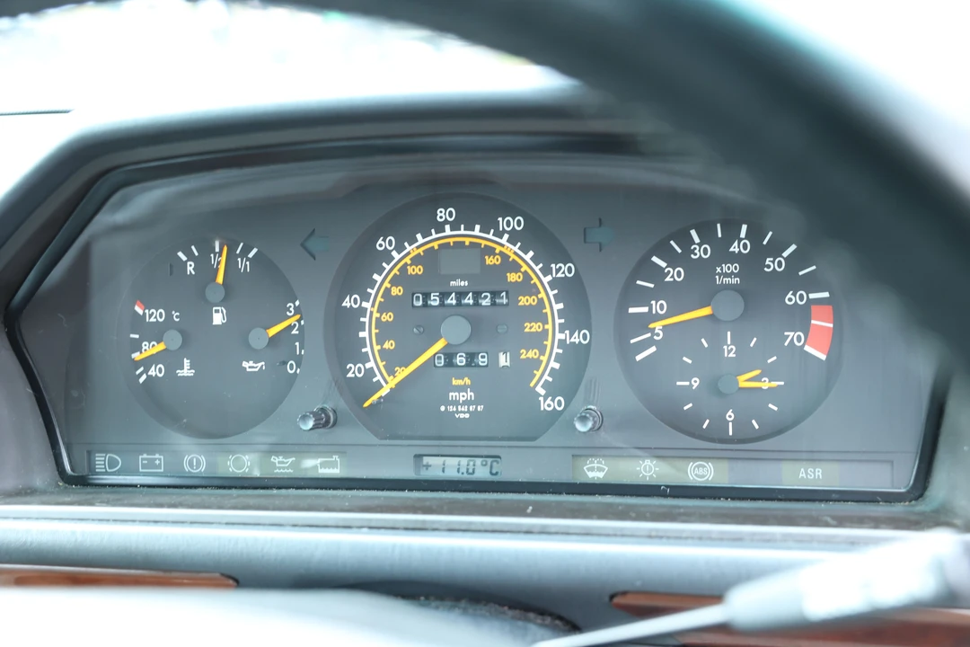 1991 Mercedes-Benz W124 E-Class - Image 3 of 9