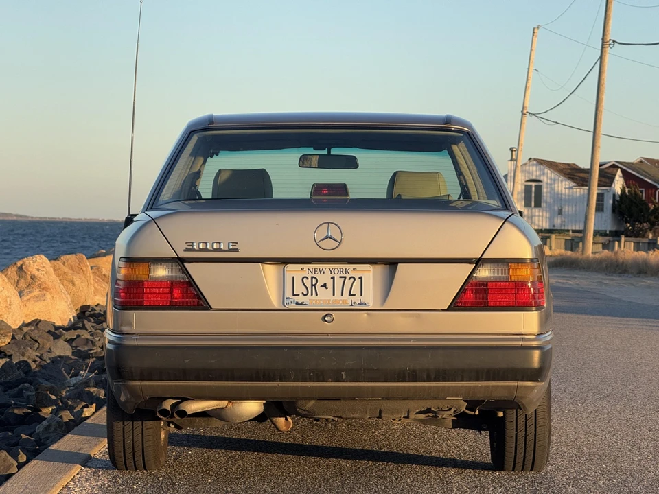 1991 Mercedes-Benz W124 E-Class - Image 11 of 31