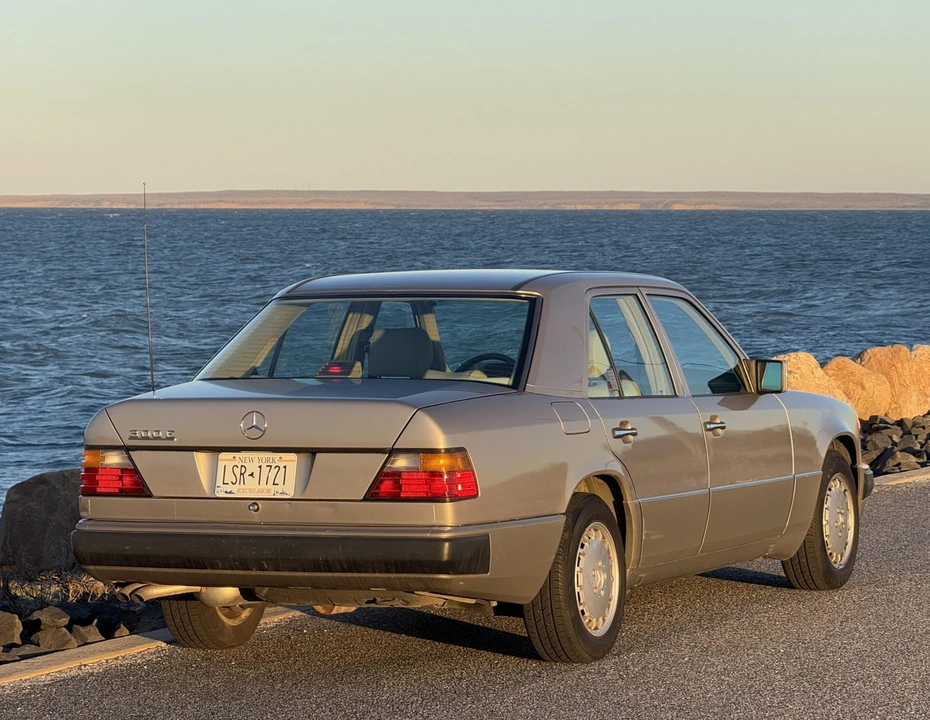 1991 Mercedes-Benz W124 E-Class - Image 12 of 31