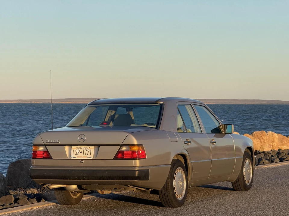 1991 Mercedes-Benz W124 E-Class - Image 13 of 31