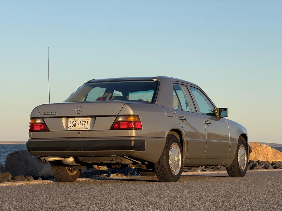 1991 Mercedes-Benz W124 E-Class - Image 14 of 31