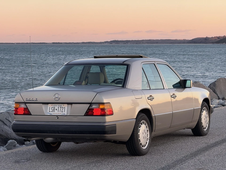 1991 Mercedes-Benz W124 E-Class - Image 30 of 31
