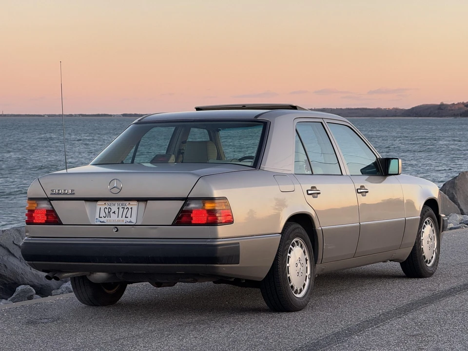 1991 Mercedes-Benz W124 E-Class - Image 31 of 31