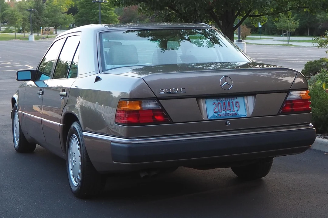 1991 Mercedes-Benz W124 E-Class - Image 4 of 19
