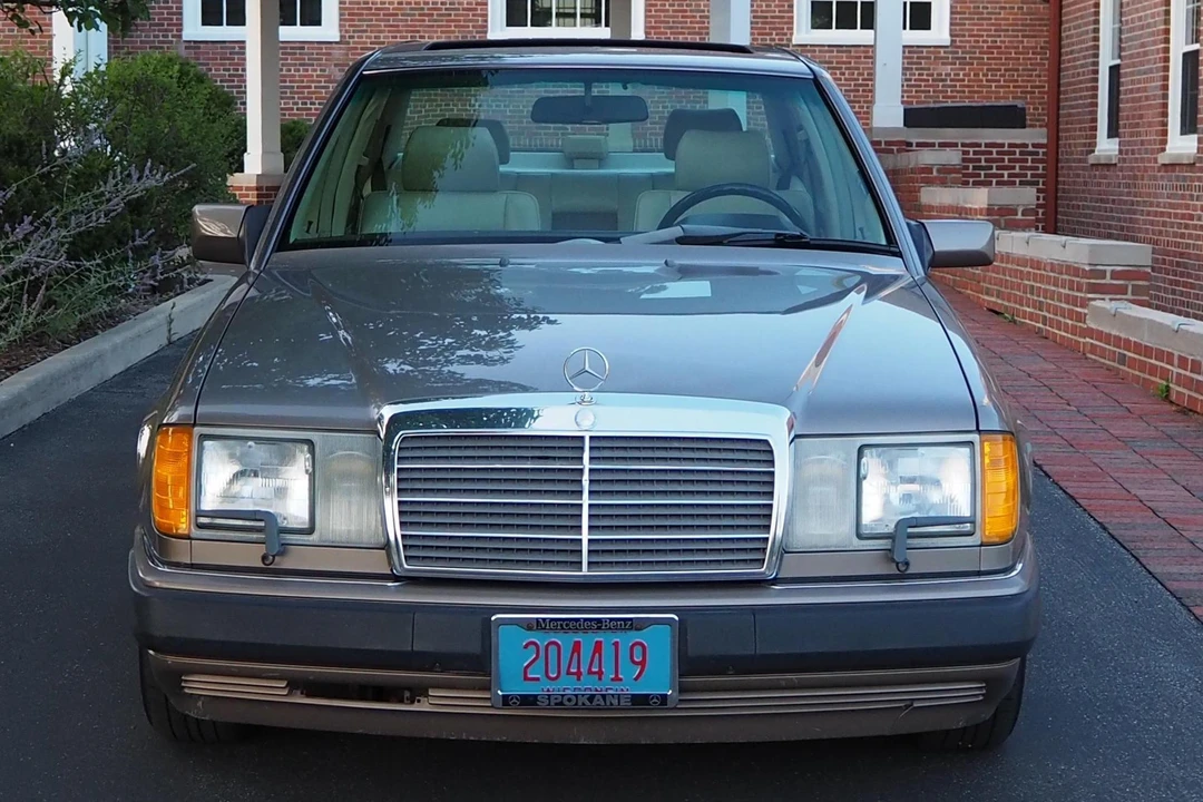 1991 Mercedes-Benz W124 E-Class - Image 2 of 19