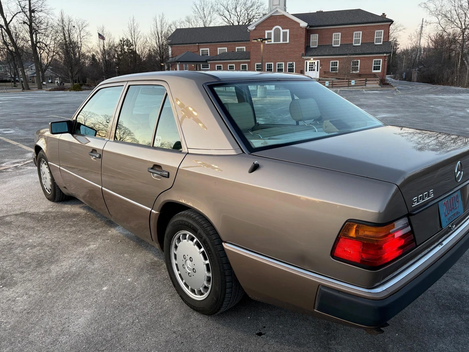 1991 Mercedes-Benz W124 E-Class - Image 6 of 19