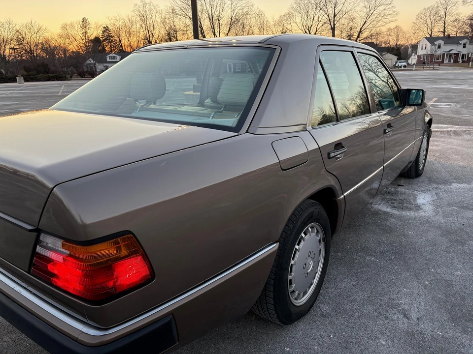 1991 Mercedes-Benz W124 E-Class - Image 19 of 19