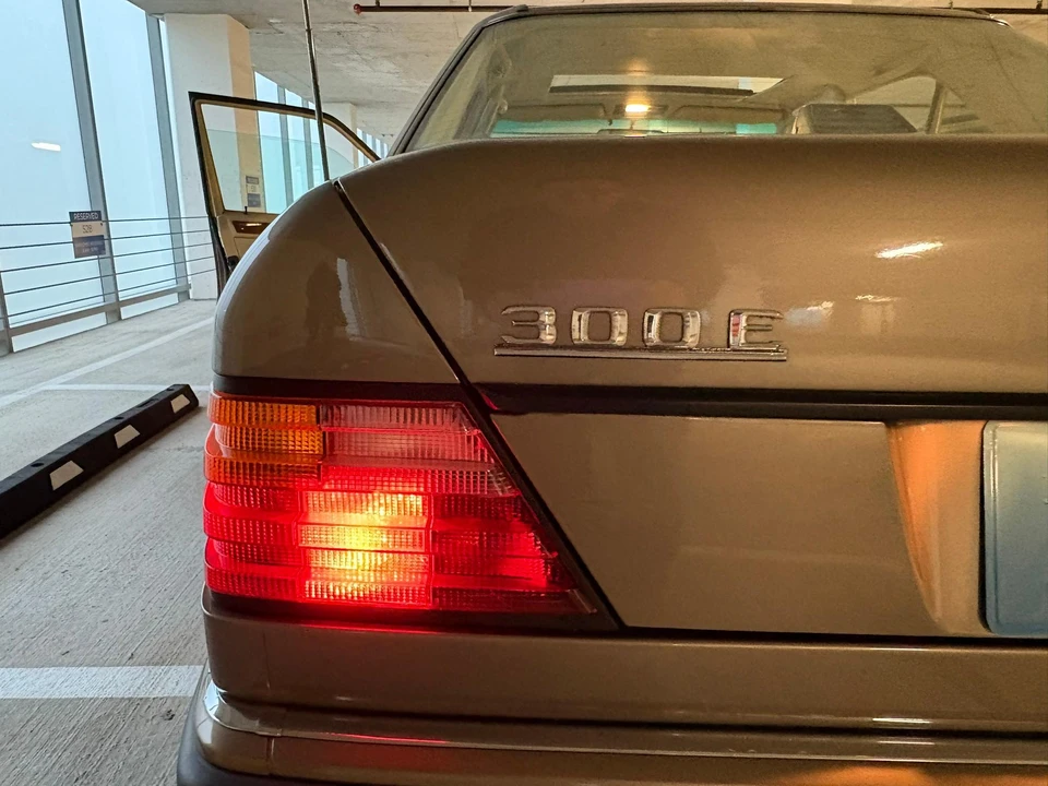1991 Mercedes-Benz W124 E-Class - Image 17 of 19