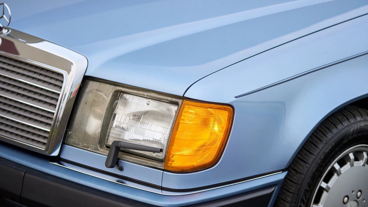 1991 Mercedes-Benz W124 E-Class - Image 17 of 31
