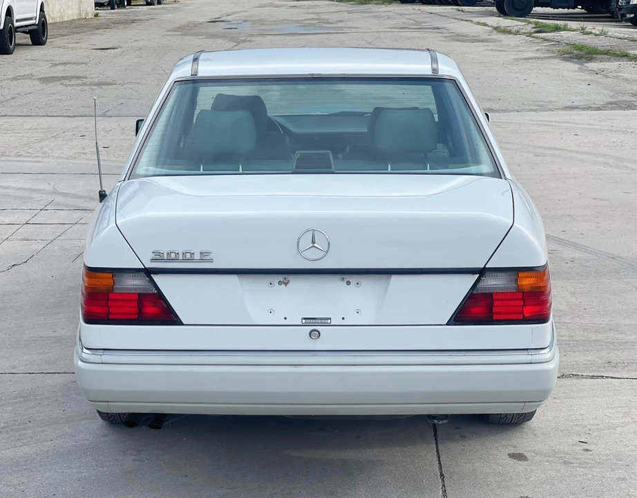 1991 Mercedes-Benz W124 E-Class - Image 12 of 31