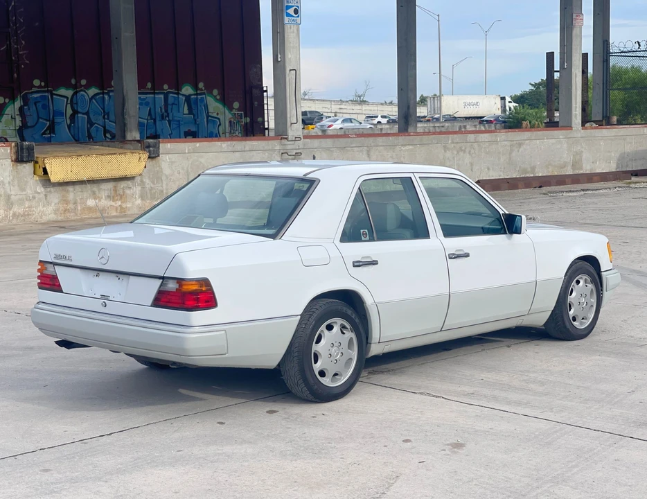 1991 Mercedes-Benz W124 E-Class - Image 10 of 31