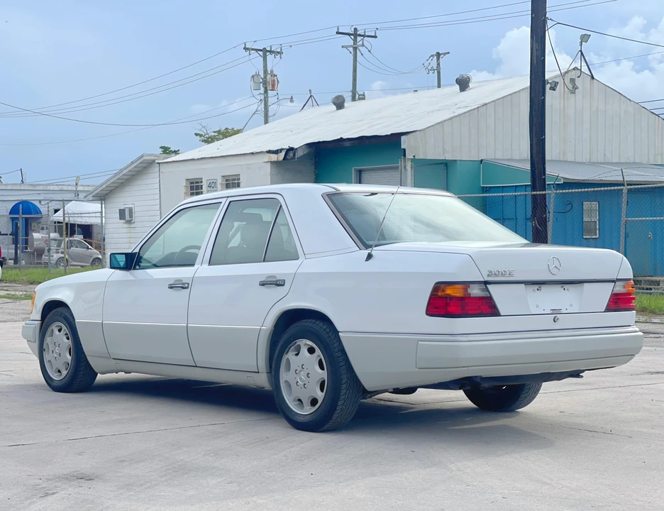 1991 Mercedes-Benz W124 E-Class - Image 14 of 31