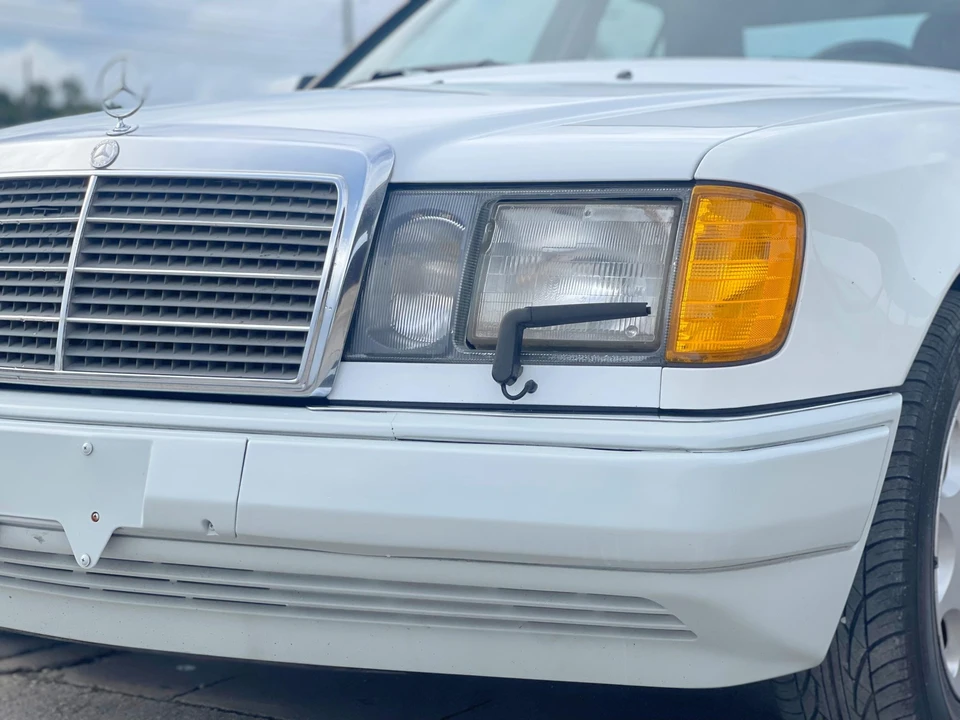 1991 Mercedes-Benz W124 E-Class - Image 17 of 31