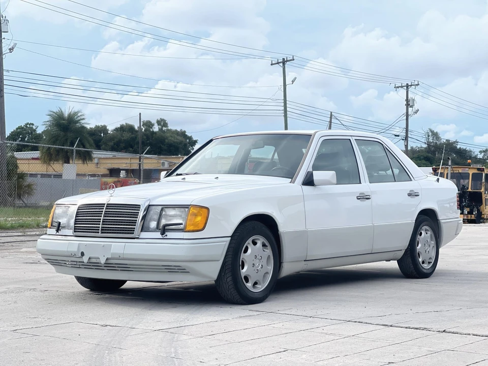 1991 Mercedes-Benz W124 E-Class - Image 2 of 31