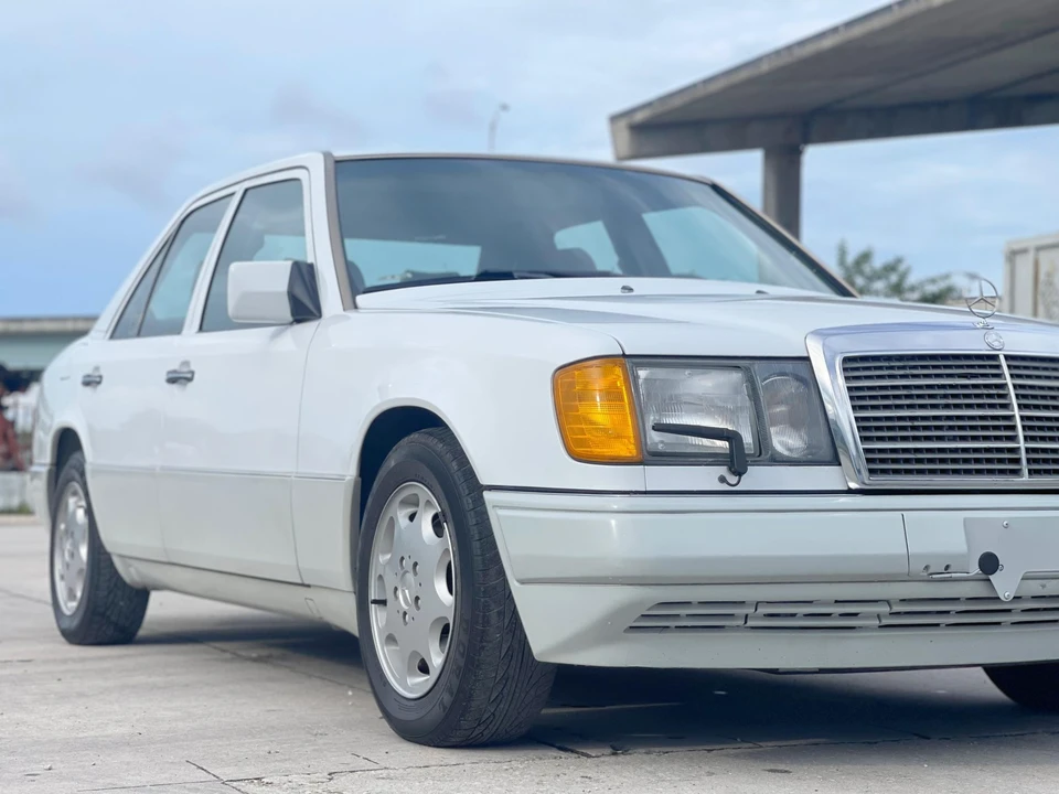 1991 Mercedes-Benz W124 E-Class - Image 16 of 31