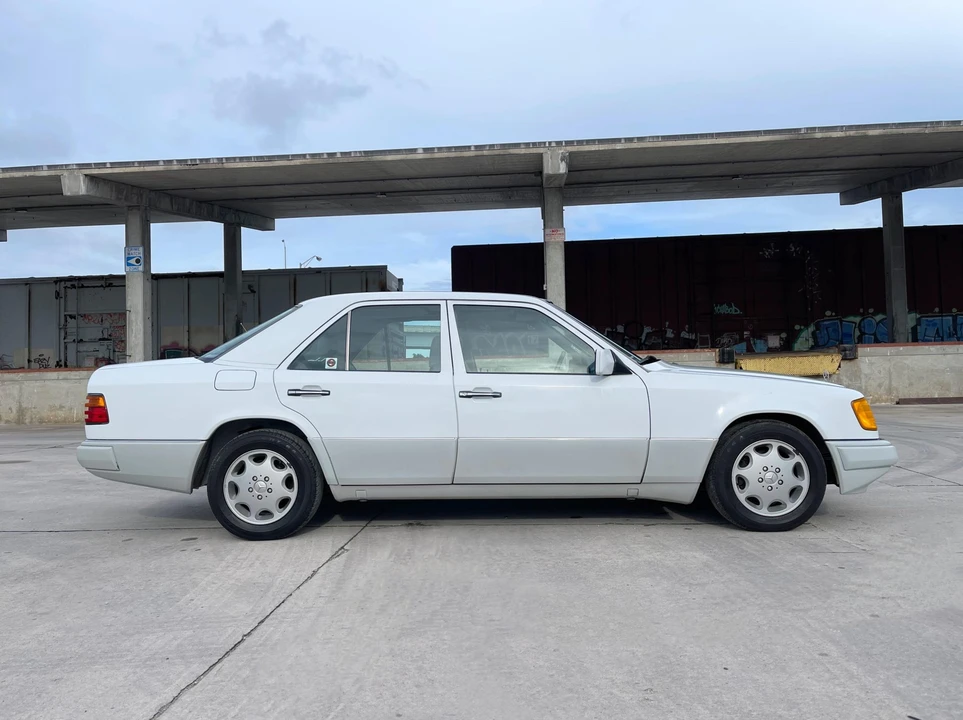 1991 Mercedes-Benz W124 E-Class - Image 8 of 31