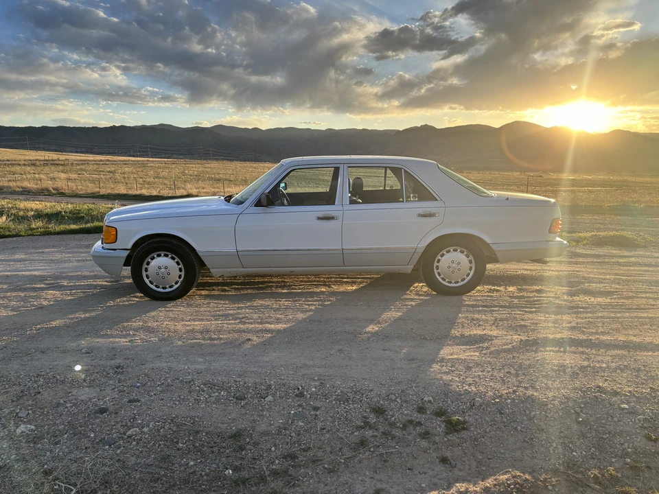 1991 Mercedes-Benz W126 S-Class Sedan - Image 4 of 31