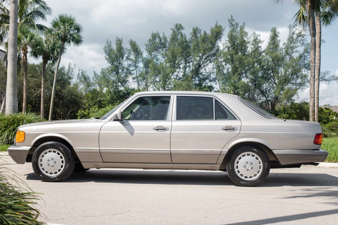 1991 Mercedes-Benz W126 S-Class Sedan - Image 8 of 31