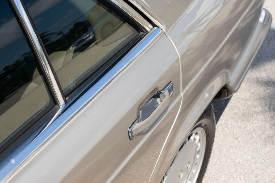 1991 Mercedes-Benz W126 S-Class Sedan - Image 17 of 31