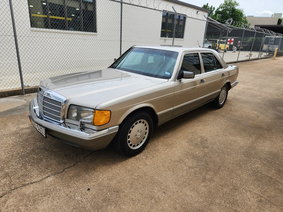 1991 Mercedes-Benz W126 S-Class Sedan - Image 12 of 31