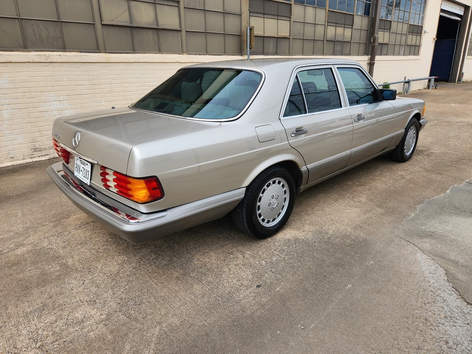 1991 Mercedes-Benz W126 S-Class Sedan - Image 24 of 31
