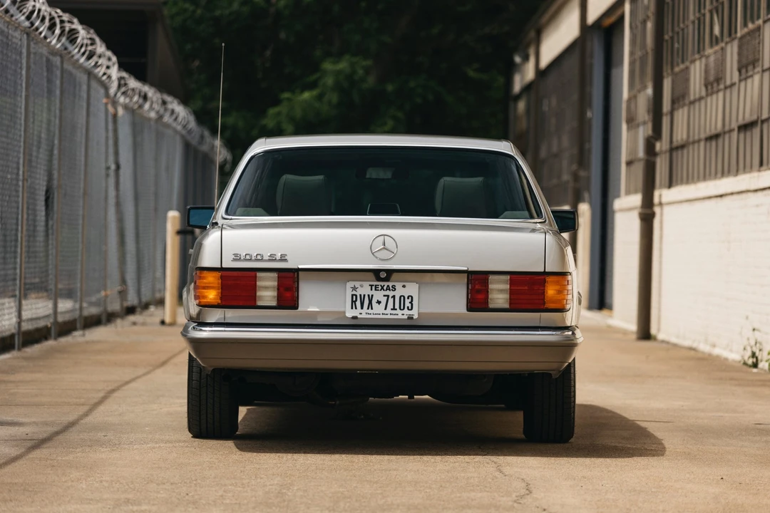 1991 Mercedes-Benz W126 S-Class Sedan - Image 8 of 31