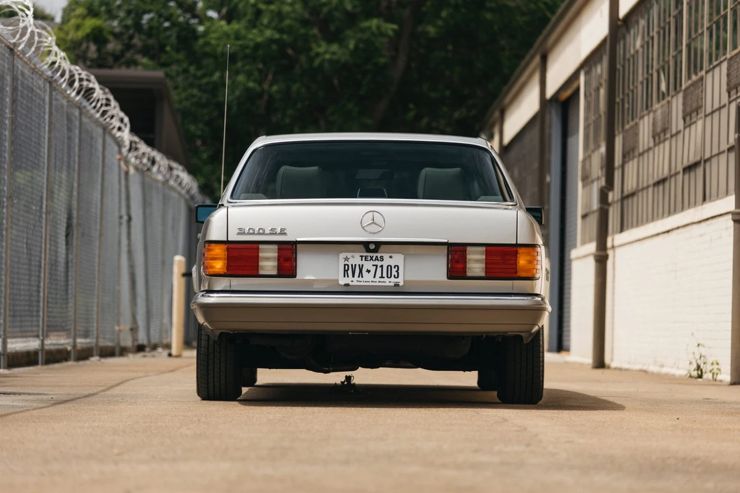 1991 Mercedes-Benz W126 S-Class Sedan - Image 9 of 31