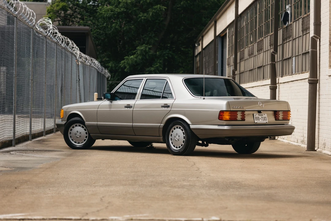 1991 Mercedes-Benz W126 S-Class Sedan - Image 10 of 31