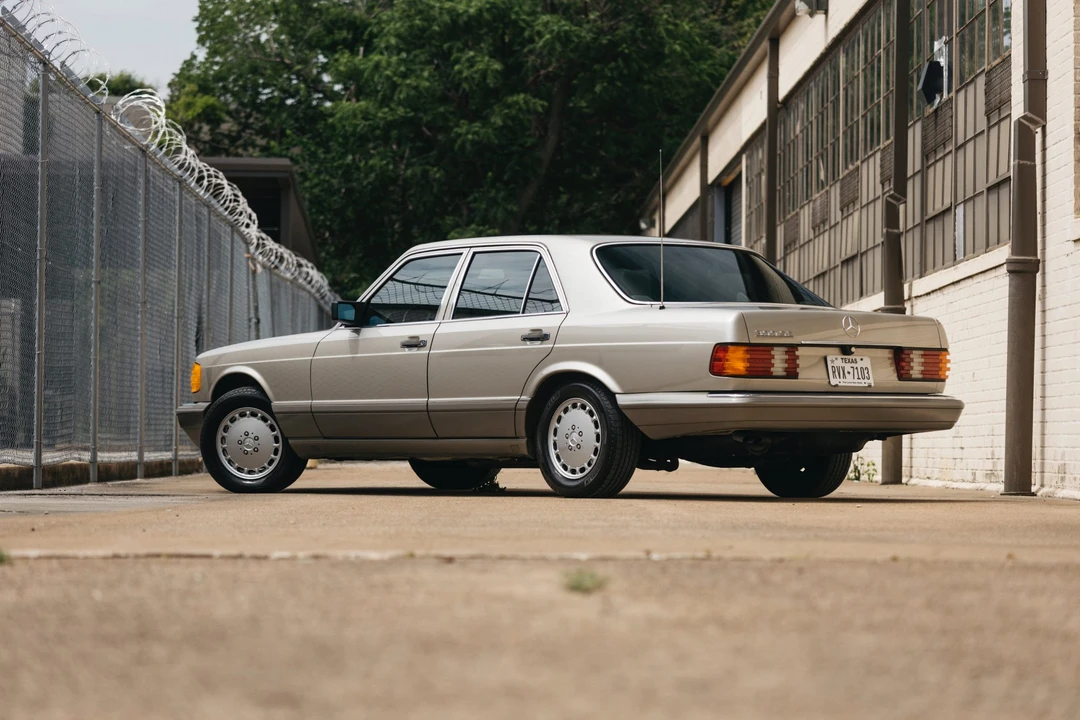 1991 Mercedes-Benz W126 S-Class Sedan - Image 11 of 31