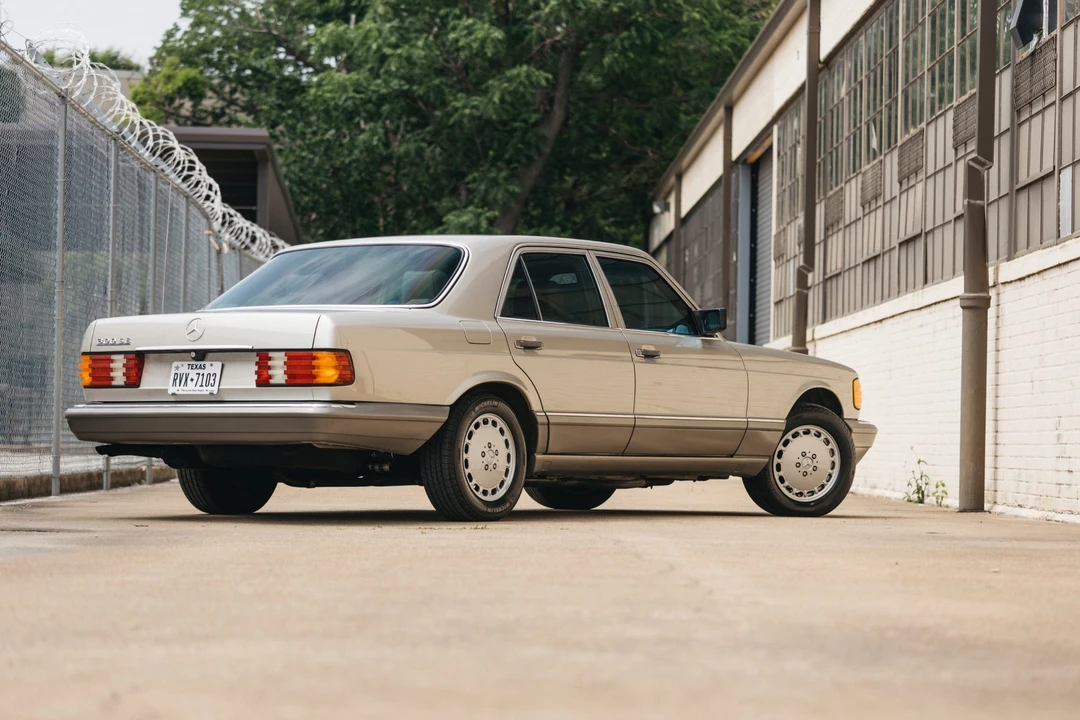 1991 Mercedes-Benz W126 S-Class Sedan - Image 6 of 31